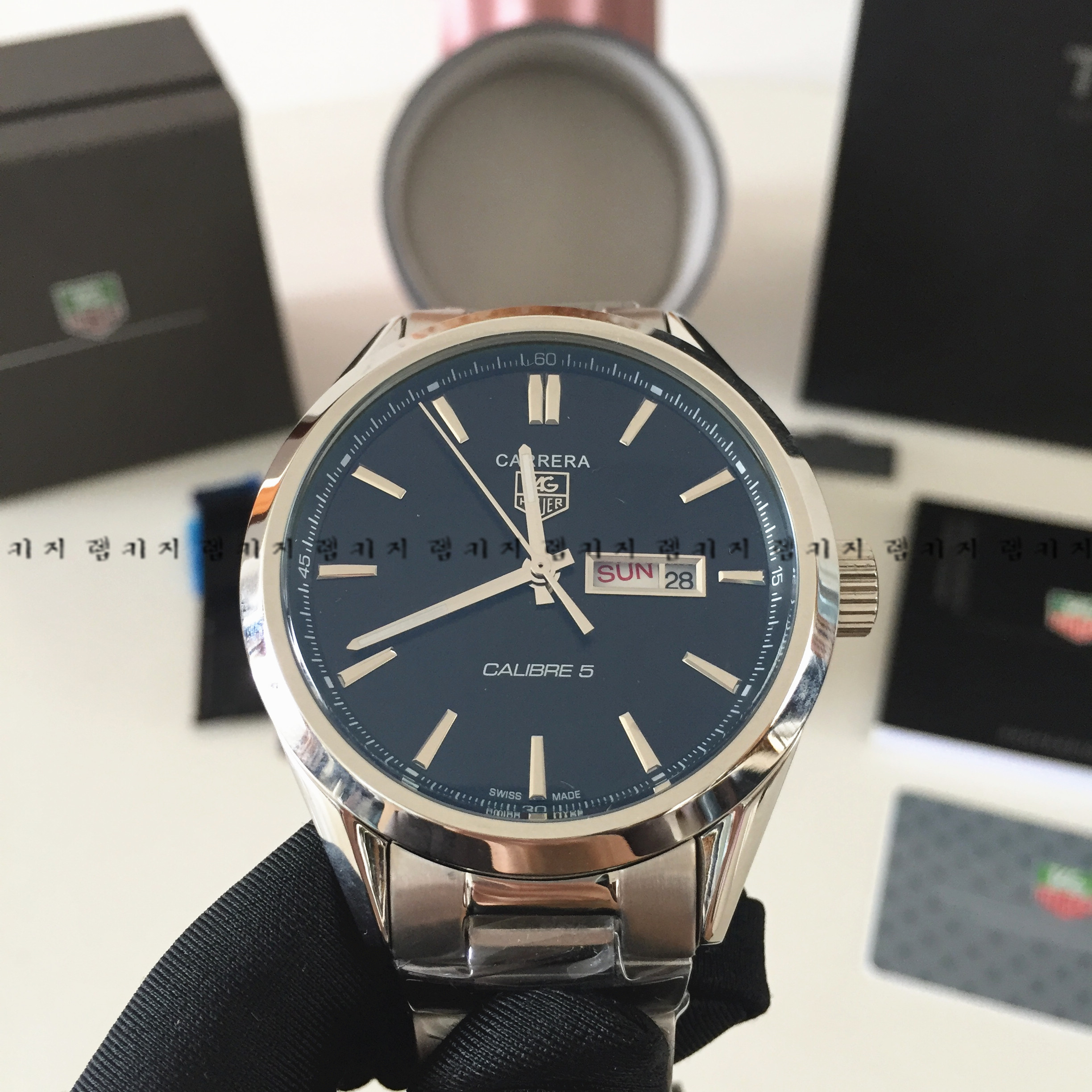 태그호이어 까레라 칼리브 5 메탈시계